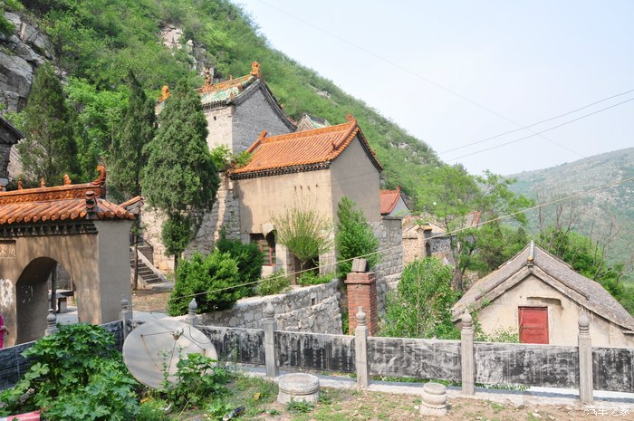 立夏时节游览黄龙洞庙