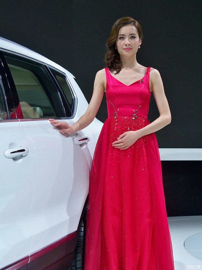 2015上海车展汽车之家app直播之特色国产车特色车模