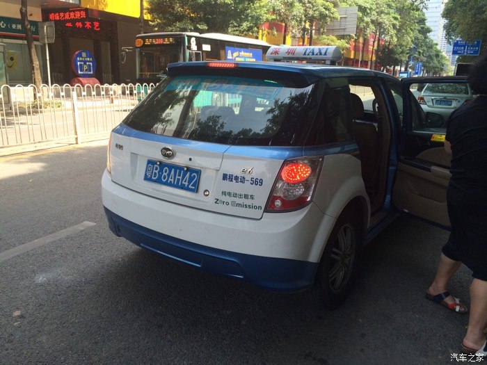 深圳比亚迪出租车图片