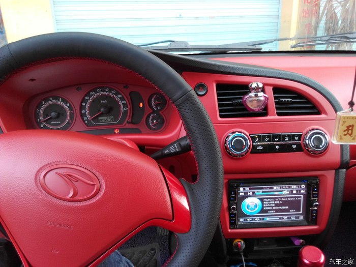 出品—骚红内饰改装,全坛第一辆如此大手笔_v3菱悦论坛_汽车之家论坛