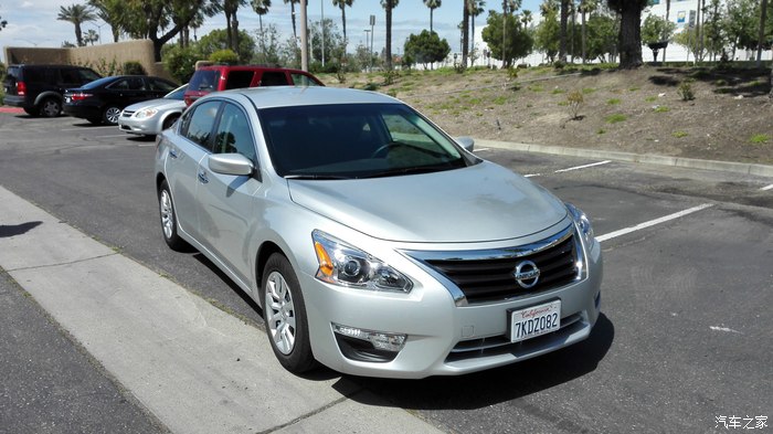 租了一辆天籁,美国叫altima