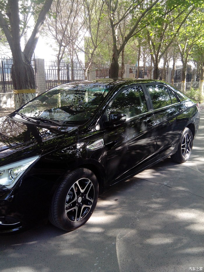 【图】一直有人想看黑色g5,我就顺手来发几张_比亚迪g5论坛_汽车之家