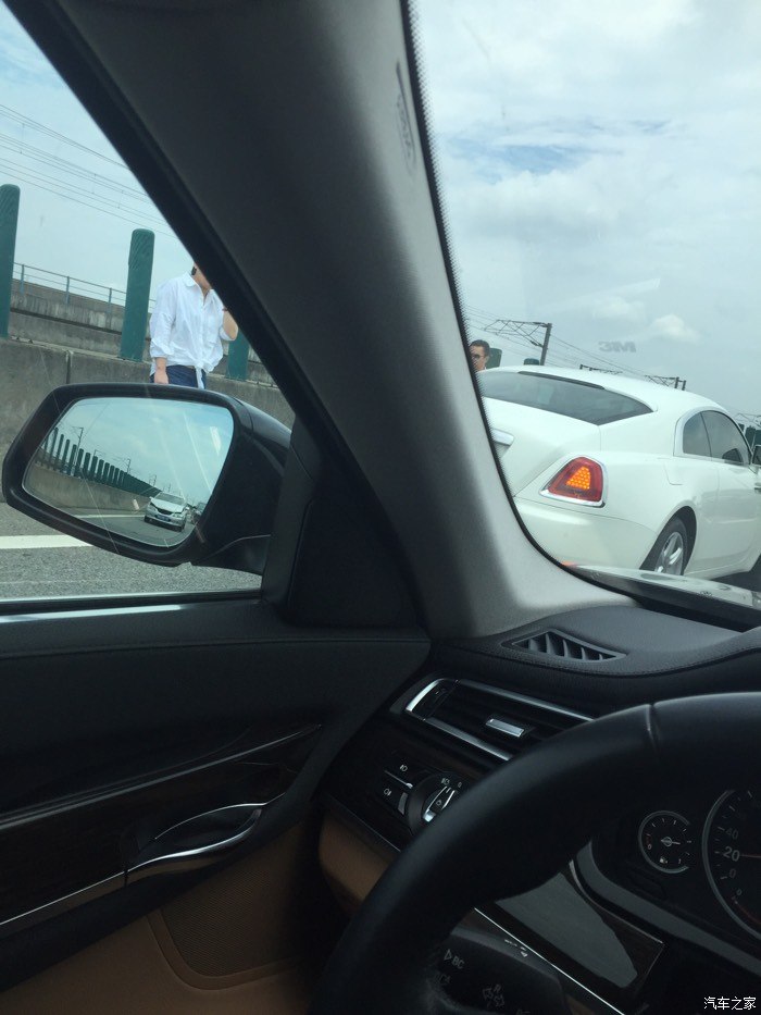 今天上午开车从广珠西线中山段路过的时候,发展了可怕的一幕!