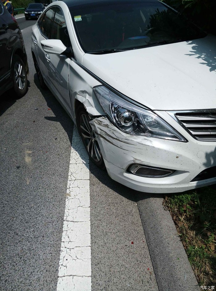 【图】被追尾了,帮忙看一下_瑞虎5论坛_汽车之家论坛