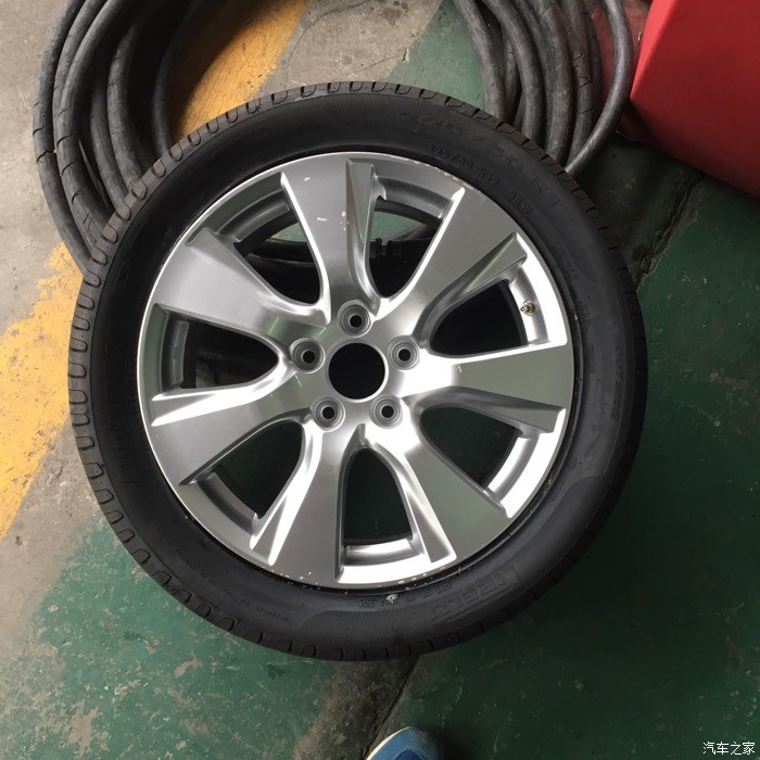 出售原厂16寸 轮胎加轮毂 4条 2000 版主手下留情