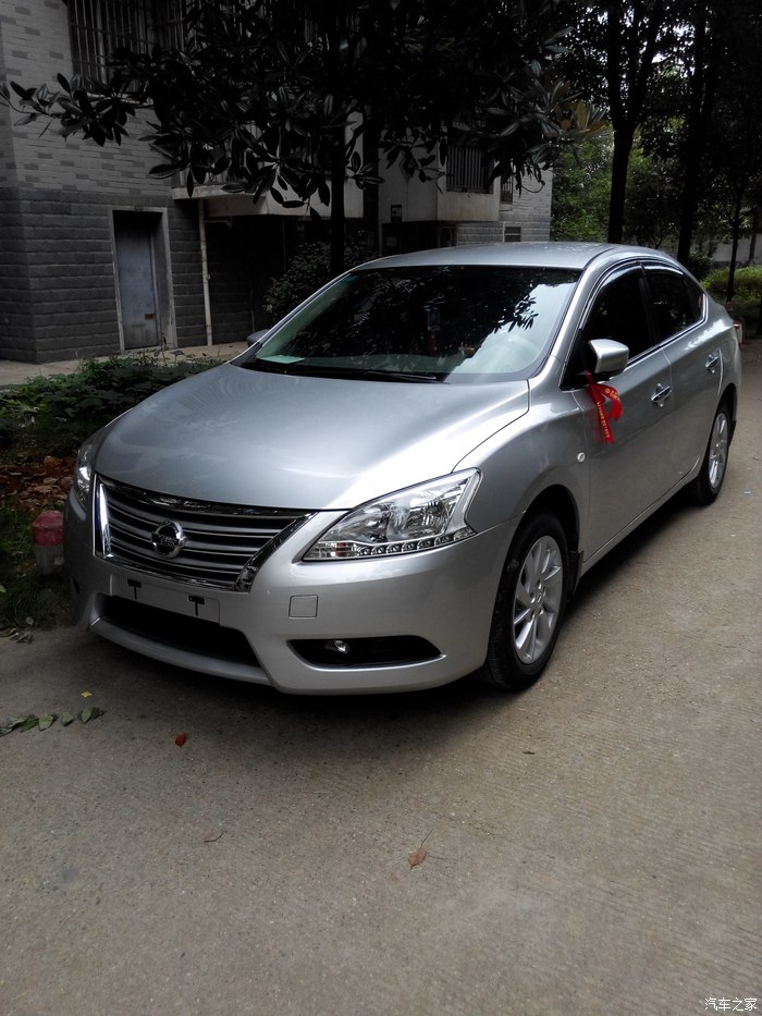 谁买的银色新轩逸发几张图我看看呗