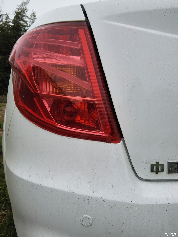 倒车灯问题求教!不胜感谢