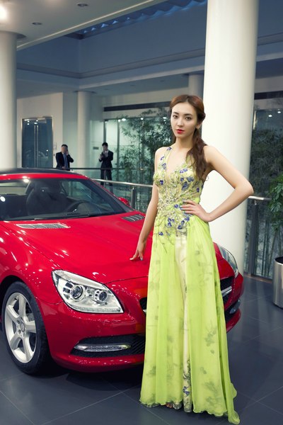 【迈巴赫s级】上市发布会 大片不间断更新中 超美车模 求加精!