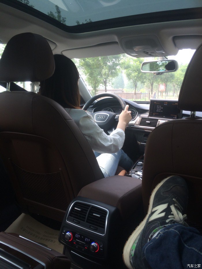 【图】这车就是坐后排的_奥迪a6l论坛_汽车之家论坛
