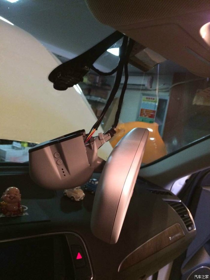 奥迪q5装上辅驾掌控系统隐藏式行车记录仪岑木超实用