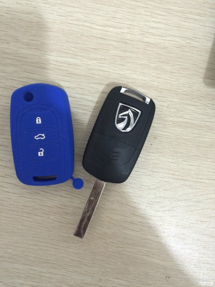 钥匙套是送的!反正不要钱.