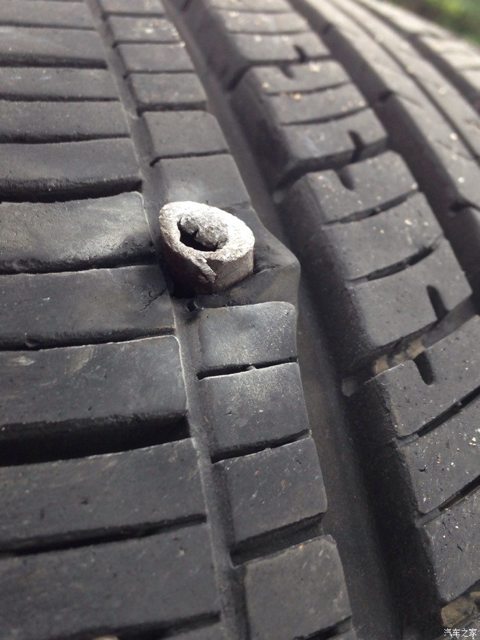 高速破胎,已换600元条.