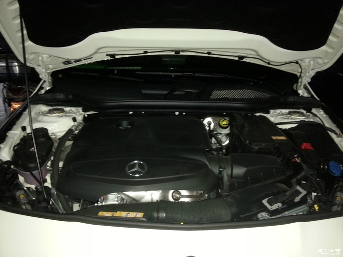 散热问题:刚提车开回来20公里(没有持续开很久),发现前引擎盖非常烫