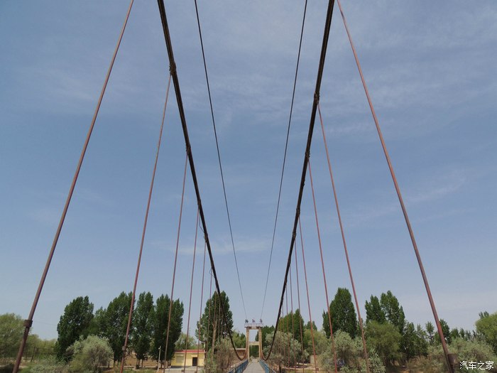 驾上大琥珀民勤蔡旗红崖山一日游