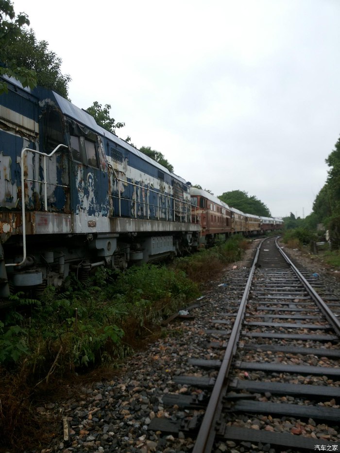 看看即将淘汰的内燃机车(nd5),看一眼少一眼.