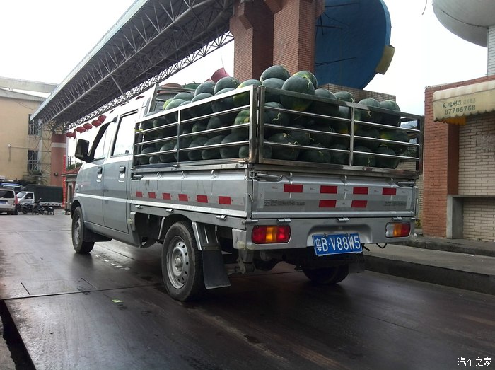 小卡拉西瓜加二人共3580斤