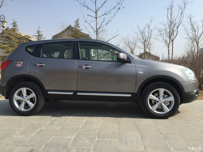 大家觉得逍客翡丽灰怎么样