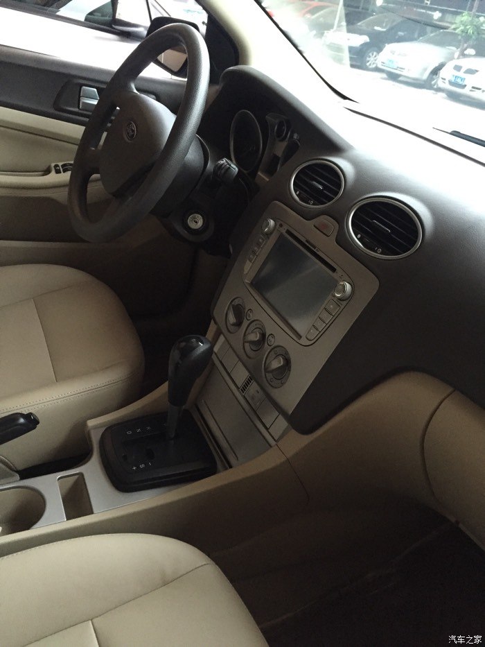 今天入手一台11年7月的两厢蓝福,加入大家庭