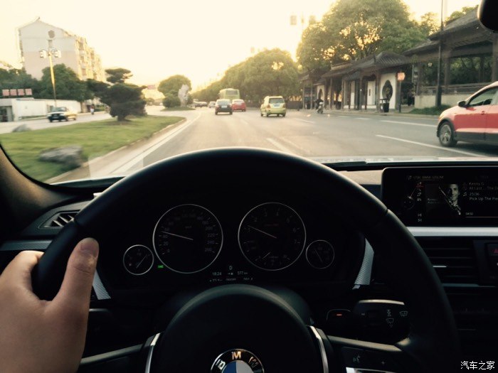 【图】天气不错～开着心爱的3系在路上_宝马3系论坛_汽车之家论坛