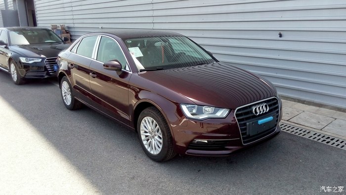 武汉2014款奥迪a3三厢35tfsi紫红色自动进取型提车作业