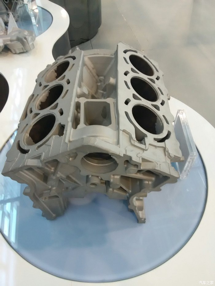 众泰六缸发动机