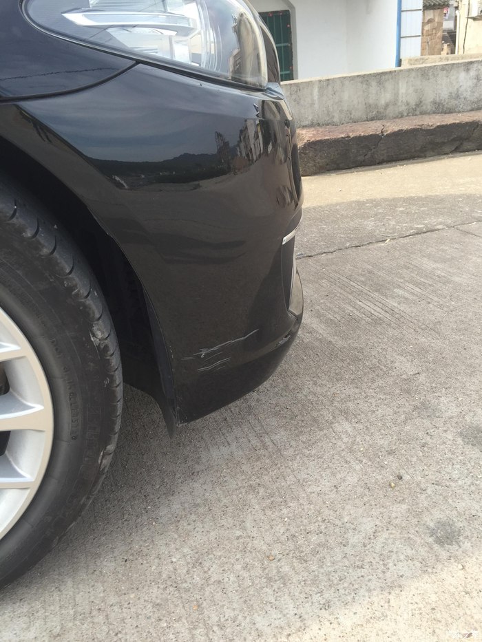 【图】首保刚做下午倒车被撞了_宝马5系论坛_汽车之家论坛