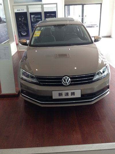 大家谁知道 2015款 速腾 "提拉米苏" 是什么颜色的 希望告知