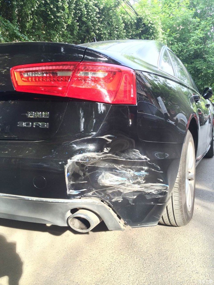 【图】车被追尾了,郁闷_奥迪a6l论坛_汽车之家论坛