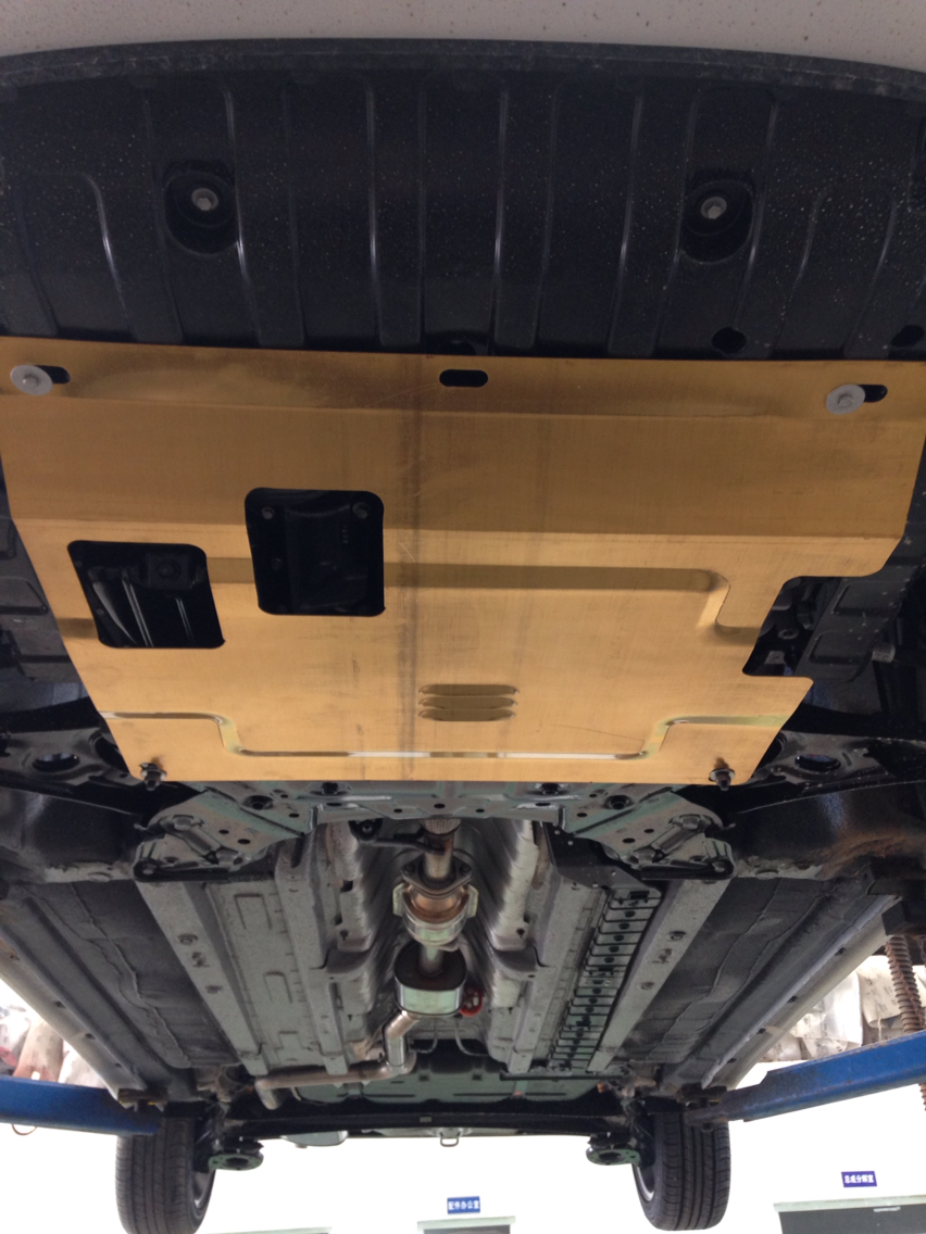 2015款朗动装什么样的发动机护板啊?