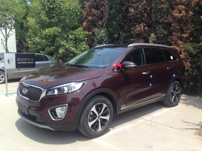 索兰托l柴油尊贵紫霞红棕内提车作业