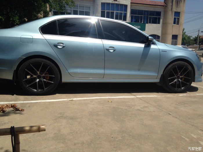 速腾蓝驱改18寸轮毂