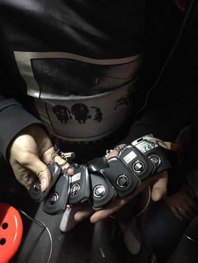 张搞笑哈哈 卖钥匙 (车友聚会拍)