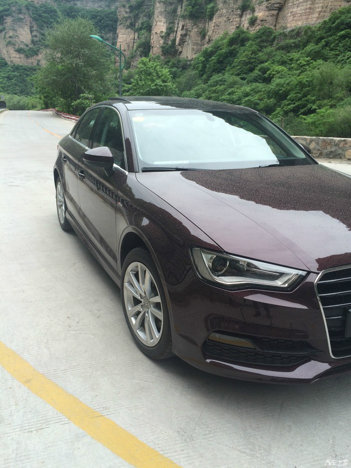 奥迪a3进口舒适18t三厢希纳兹红简单作业