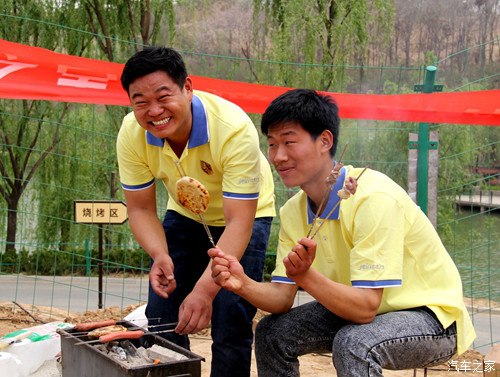 我带着你,你带着羊肉串~~ 一起去新田·洞林湖烧烤吧