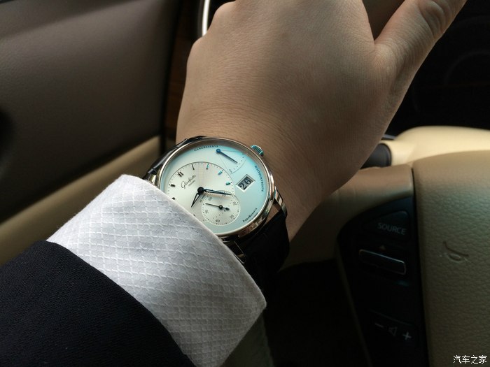 开es配块什么表看着有逼格腻?