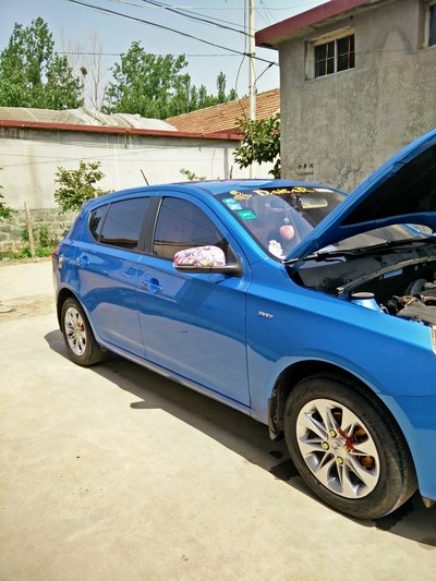 想换宝骏730,想吧不到一年的蓝色610自动舒适转让了,还值多少钱?