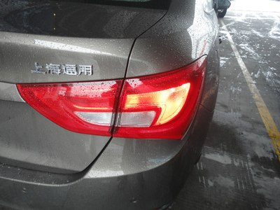 别克4s店新英朗看车