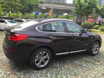 宝马x4 xdrive20i x设计套装提车作业!认证,求精!