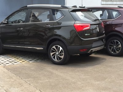 【图】偷拍黑色560!_宝骏560论坛_汽车之家论坛