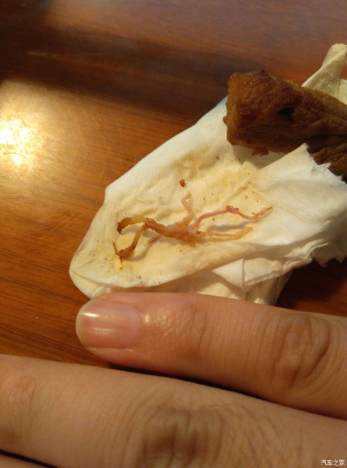 慎入询问是静脉血管还是寄生虫猪肉