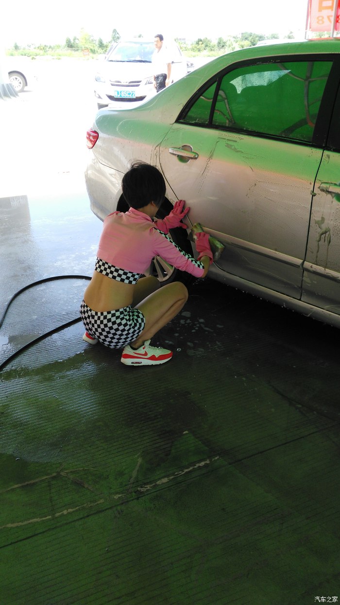 美女洗車服務2剛才好多朋友說圖掛了補一炮