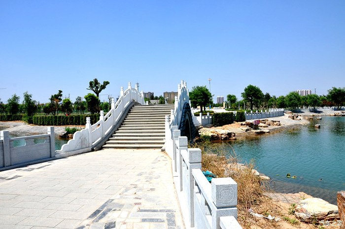 烈日当头老何骑行之刘伶公园