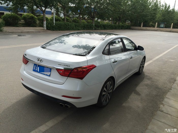 北京现代轿车图片白色图片