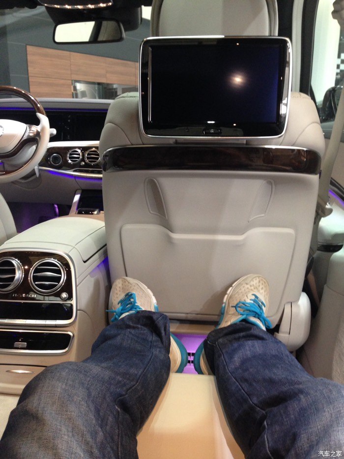 奔驰迈巴赫s400坑深吗?