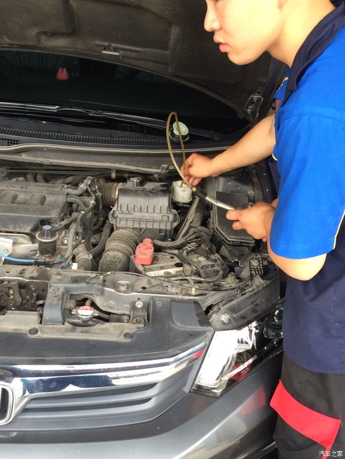 更换变速箱油刹车油.