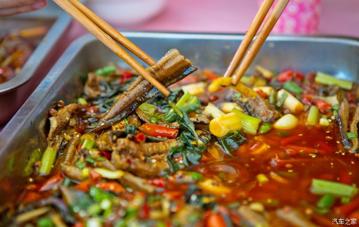吴全林来说就年又年重复自己熟练手艺而时间对于无名豆花把握食材成熟