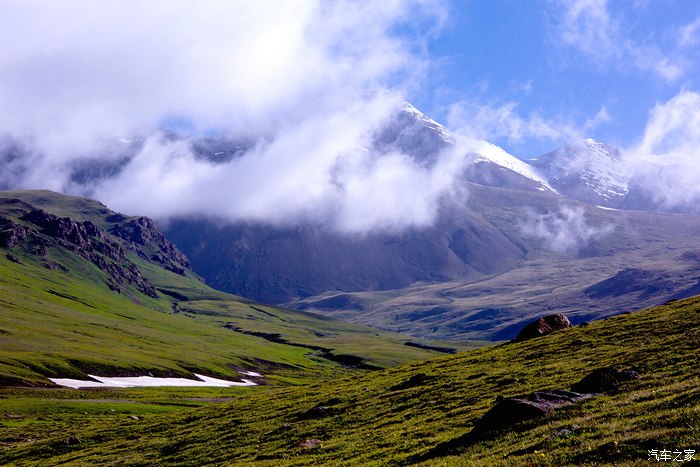 锋驭伴我独自穿越艾肯达坂感受六月巩乃斯林场旖旎风光