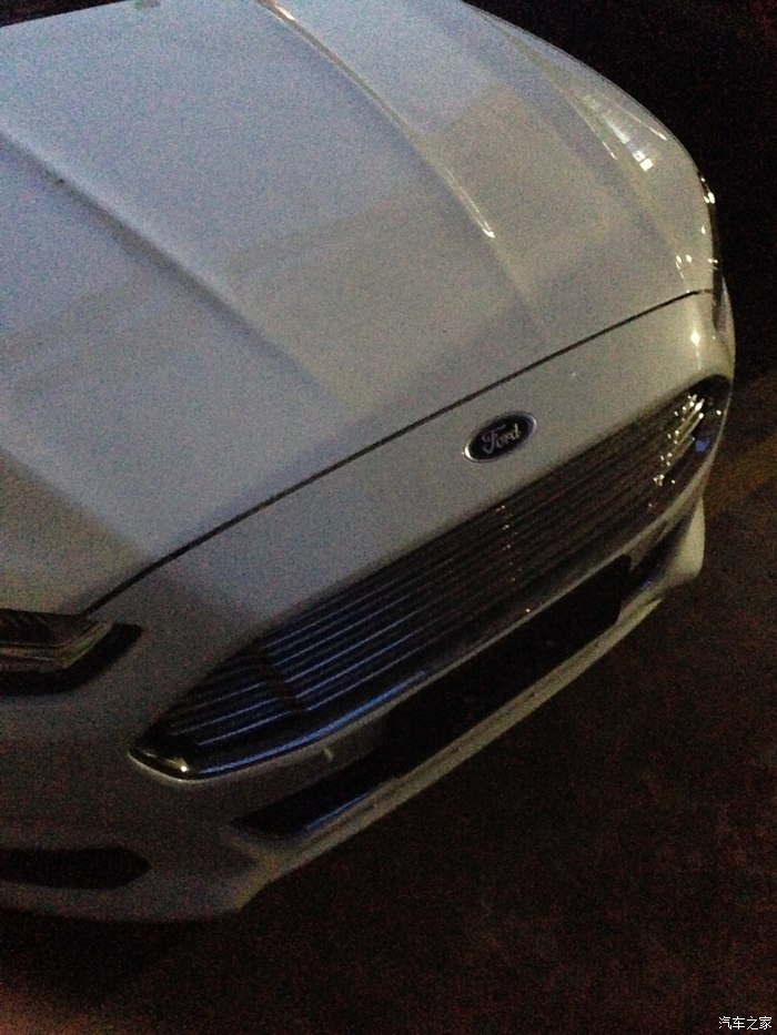 车前盖这样正常吗