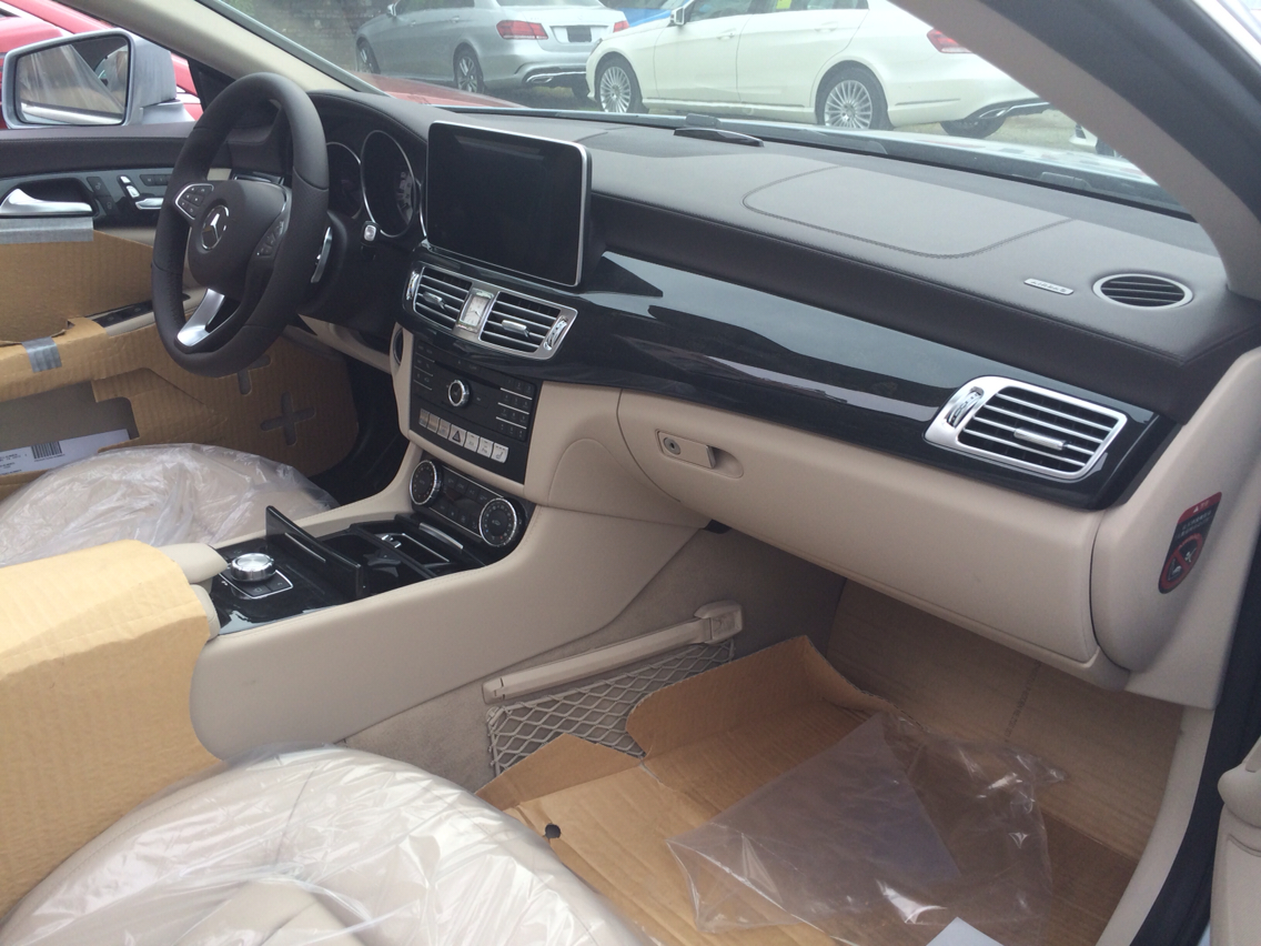 请问谁有真丝米色/咖啡棕色的内饰照片?_奔驰cls级论坛_手机汽车之家