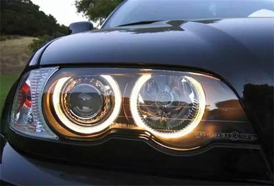 奥迪的"日间行车灯"白天都亮着,看起来挺酷,还有其他什么用?